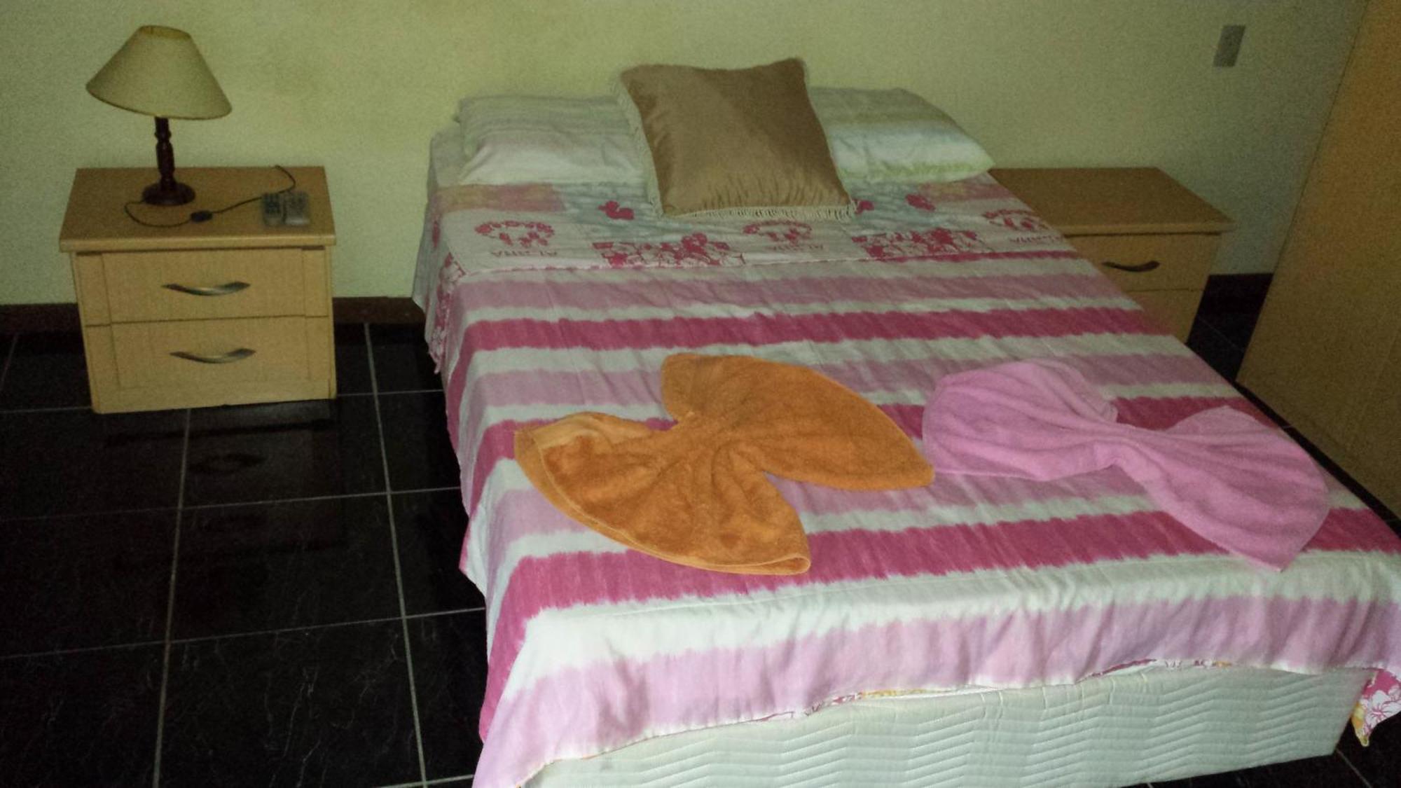 Hospedaria - Hostel Gamboa アングラドスレイス 部屋 写真